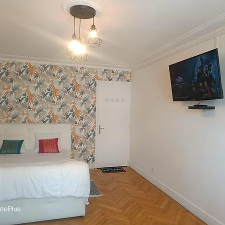 Grande D'hôte Lit King Size - 3 Mins Gare - Genève Accès Direct Séjour chez l'habitant