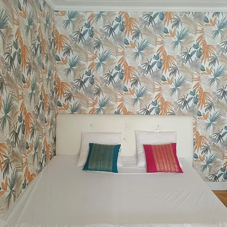 Séjour chez l'habitant Grande D'hôte Lit King Size - 3 Mins Gare - Genève Accès Direct *